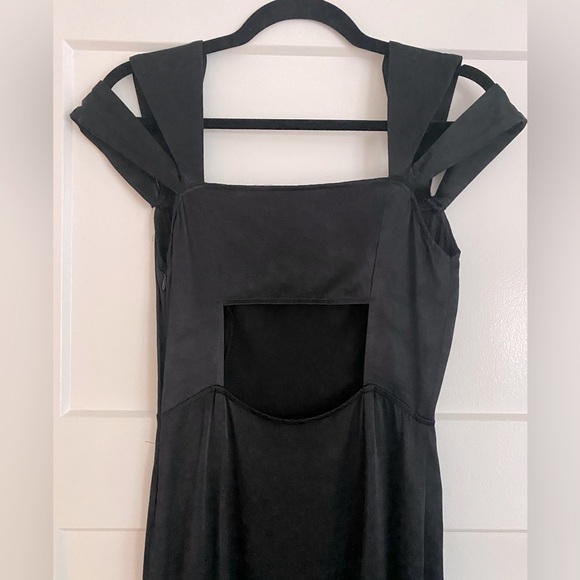 Reformation Lupine off the shoulder long formal bridesmaid dress - Picture 3 of 5